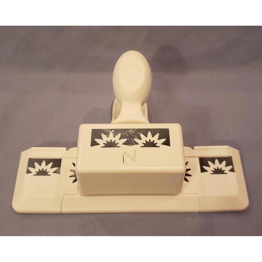 Martha Stewart Starburst Shallow Edge Punch Scrapbooking Crafts